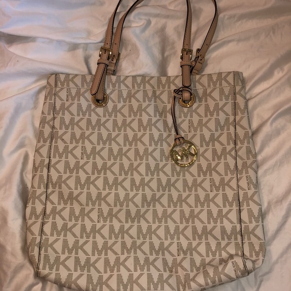 Vanilla Michael Kors Tote (MK) Jet Set - Picture 2 of 5